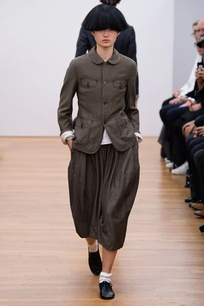 Look 7